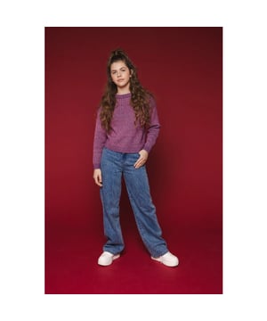 
Pretty in Pink!
Heerlijke cosy gebreide trui in een leuke roze kleur.
Gebreid in een stoer ribbel patroon.
Stoere iets kortere loose-fit.
Trui prikt niet.