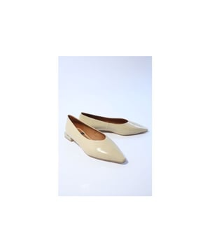 
Merk: Angel Alarcon, Model: Ballerinas, Materiaal: Leer, Kleur: Beige