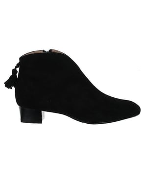 
Op zoek naar een schoen in de categorie Enkellaarzen? De zwart suede van Alba Teci is een aanwinst voor elke schoenenkast. De schoenen van Alba Teci zijn gemaakt van Suède en hebben een voering van Leer. De zwart suede is uitgevoerd in de kleur zwart.