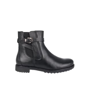 
Deze elegante enkellaars overtuigt niet in de laatste plaats door zijn eenvoudige, tijdloze design, versterkt door de verstelbare gesp op de band. Het bovenwerk is gemaakt van hoogwaardig glad leer en in combinatie met de zachte textielvoering zijn koude voeten geen probleem meer. Dankzij de comfortabele Highsoft-functie van zacht bovenmateriaal en een zool met een speciale schuiminzet in het balgebied wordt bij elke stap een aangenaam gevoel van welzijn gegarandeerd. Het absorbeert zachtjes de voetboog en biedt een hoge mate van flexibiliteit. Met uitneembaar voetbed.