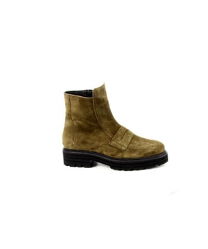 
De 9757 wijdte H 755-9918 van Durea is een echte blikvanger. De 9757 wijdte H 755-9918 is uitgevoerd in de kleur khaki. Bekijk ook onze overige collectie van Durea op onze webshop!