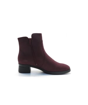 
Artikel 172.1902 205.600  in de kleur chianti shop je gemakkelijk en snel op onze webshop. Bekijk de gehele collectie van Hartjes online