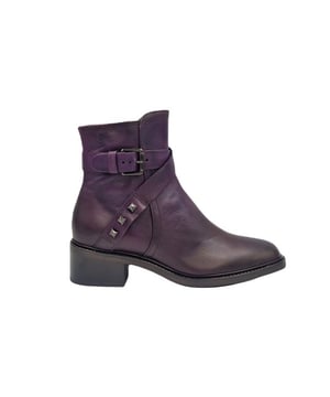 
De L41203 101 6129-purple van Mjus is een echte blikvanger. De L41203 101 6129-purple is uitgevoerd in de kleur 6129 PURPLE. Bekijk ook onze overige collectie van Mjus op onze webshop!