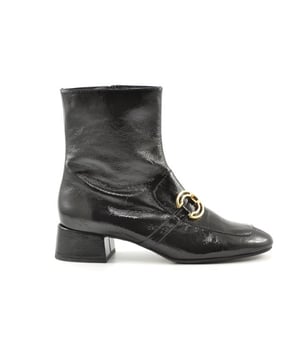 
De 28151 HV2 0 van Pedro Miralles is een echte blikvanger. De 28151 HV2 0 is uitgevoerd in de kleur negro/oro. Bekijk ook onze overige collectie van Pedro Miralles op onze webshop!