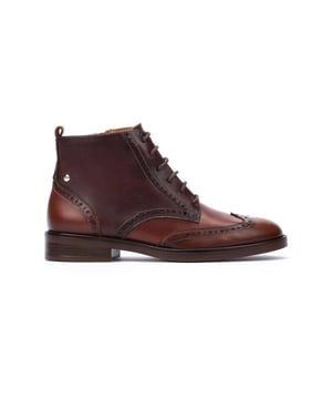 
Deze stijl heb je nodig voor winterdagen. Comfort en elegantie met Pikolinos-leer en decoratieve afwerkingen. Deze schoenen hebben een gewatteerde binnenzool, zodat je puur comfortabel door de stad kunt dwalen. De flexibele rubberen zolen zorgen voor maximaal comfort onderweg.