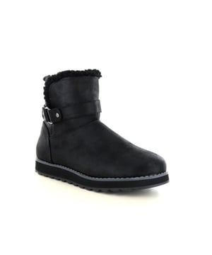 
Artikel 167615 BBK  in de kleur schwarz shop je gemakkelijk en snel op onze webshop. Bekijk de gehele collectie van Skechers online