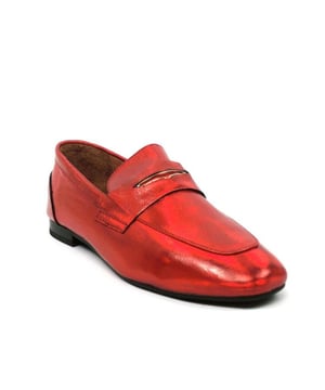 
De 5624-17 562417-49 van Babouche is een echte blikvanger. De 5624-17 562417-49 is uitgevoerd in de kleur Red (49). Bekijk ook onze overige collectie van Babouche op onze webshop!