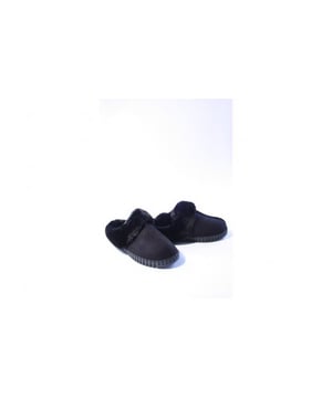  Fashionalert voor Ilse Jacobsen   Steel de show bij elke gelegenheid   Combineer dit item met een van de andere musthaves bij V&D
Merk: Ilse Jacobsen, Model: Pantoffels, Materiaal: Suede, Kleur: Zwart