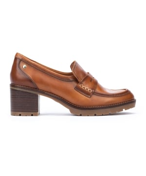
Maak kennis met de Pikolinos Llanes voor dames. Ze zijn perfect voor dagelijks gebruik, geweldig voor zowel elegante als casual plannen. Ze passen geweldig bij het grootste deel van je garderobe en je voelt je comfortabel bij elke stap. Dit en elk seizoen zijn loafers trendy.