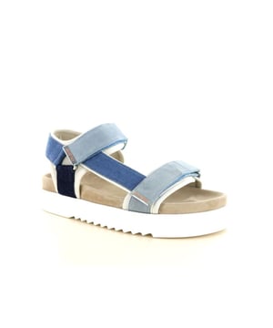 
<p>De Beau Textile van Maruti is een mooie sandaal gemaakt van suede en textiel, voor dames. Deze sandaal is uitgevoerd in de kleur denim/blauw. De sluiting is door middel van een klittenband. </p><p><strong>Merk: Maruti</strong></p><p><strong>Artikel: Beau Textile</strong></p><p><strong>Kleur: Denim</strong></p><p><strong>Type: Sandaal</strong></p><p><strong>Uitneembaar voetbed: Nee</strong></p><p><strong>Sluiting: Klittenband</strong></p><p><strong>Materiaal: Textiel en suede (voetbed suede)</strong></p>