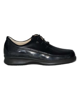 
Finn-Comfort zijn top schoenen door de naadloze voering en een uniek totaal voetbed. de stevige hiel omsluiting en de nappa lederen bovenkant maken deze schoenen uniek
