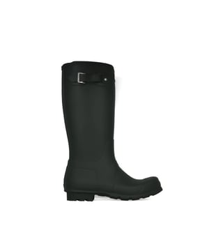 Wil jij helemaal van deze tijd zijn? Scoor dan deze topper uit de nieuwste collectie van Hunter bij V&D!
Hunter Regenlaarzen MFT9000RMA-DOV Groen. Voor 23.59uur besteld, morgen geleverd.