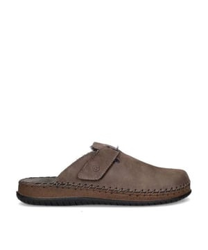 
Een schoen waarop u kunt vertrouwen en die uw voeten warm houdt Deze ROHDE Alassio clog is gemaakt met een slipvaste zool en een diep, ademend wollen voetbed met een flexibele kurk-latex kern. Het hoogwaardige synthetische bovenwerk is bijzonder duurzaam en geeft u een individuele look. Elke stap is een zelfverzekerd statement.