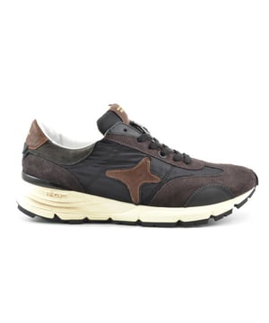 
De 3024 Urban 0 van Ama is een echte blikvanger. De 3024 Urban 0 is uitgevoerd in de kleur black-brown. Bekijk ook onze overige collectie van Ama op onze webshop!