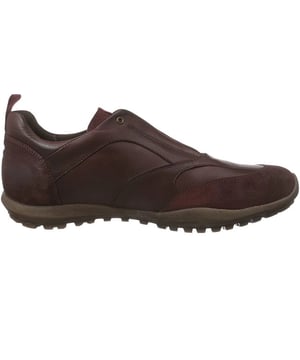 
Deze sneaker is gemaakt van leer en suède, heeft een perfecte pasvorm en flexibele rubberen zool. Er is een soft-walk-systeem dat goed lopen bevordert. Binnenzool is uitneembaar, voering van textiel.