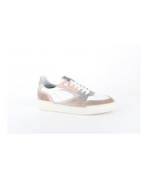 Steel gegarandeerd de show met de hardloper uit de nieuwe collectie van Floris van Bommel! 
Floris Van Bommel SFM-10201-22-01  sneakers heren in de kleur beige materiaal suède binnenvoering Leer materiaal zool Rubber