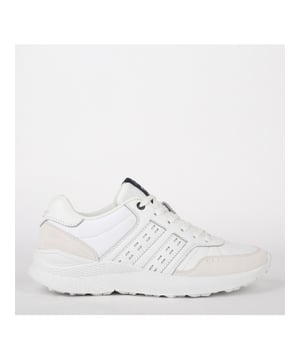  Uit de nieuwste collectie van Q1905   Steel gegarandeerd de show  Betaal achteraf
Sportieve casual sneaker.  
 * Sneaker gemaakt van leer, suede en mesh 
 * Rubberen zool met geribbeld profiel 
 * Hollands design 
 * Uitneembare binnenzool   

 De Q1905 Everdingen sneaker is nieuw in onze collectie. Deze comfortabele sneaker zit als gegoten!

 De zool in combinatie met de neus maken deze sneaker casual maar toch sportief.

 Ook is deze zool voorzien van een grof profiel, dit geeft de sneaker een stoere uitstraling en zorgt ervoor dat je tijdens het lopen optimale demping ervaart, meer grip hebt en super wendbaar bent. De Everdingen sneaker is beschikbaar in sportief wit en casual donkerblauw. Draag de Everdingen sneaker bijvoorbeeld onder een jeans of combineer hem met een korte broek, zoals onze Asten of Naarden. Een onmisbaar paar in je schoenencollectie!

  

 Geleverd met extra binnenzool

 De schoenen worden geleverd met een extra binnenzool voor ½ maatcorrectie. Twijfel je of de door jouw gekozen maat misschien te groot is? No worries! Met deze binnenzool kan