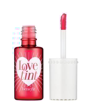 Erleben Sie das Beste in der Schönheit mit dem getönten Lippen- und Wangenstift von Benefit in Fiery Red. Dieser vielseitige 6 ml Stain sorgt für einen leidenschaftlichen, langanhaltenden Flush auf Lippen und Wangen. Der innovative Applikator ermöglicht eine einfache, präzise Anwendung und sorgt in Sekundenschnelle für einen makellosen Look. Genießen Sie lebendige, küssfeste Farbe, die den ganzen Tag lang wischfest und nicht austrocknend bleibt. Tragen Sie einfach den Stain auf Ihre Lippen auf und verblenden Sie ihn in Ihre Wangen für einen strahlenden Glow. Verleihen Sie Ihrem Schmollmund mit einer Schicht Gloss zusätzlichen Reiz. Perfekt für Frauen, die einen mutigen, wunderschönen Look lieben!