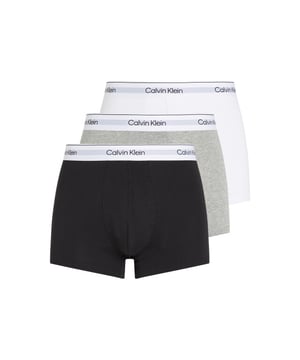 
- Over het Merk: Calvin Klein is een Amerikaans kledingmerk dat in 1968 werd opgericht door Calvin Klein en Barry Schwartz. Het merk staat bekend om zijn tijdloze en sexy ontwerpen. De kleding van Calvin Klein is gemaakt van hoogwaardige materialen en is ontworpen om lang mee te gaan. Het merk biedt een breed scala aan items aan, waaronder ondergoed, kleding, accessoires en schoenen. De ontwerpen van Calvin Klein zijn vaak minimalistisch en strak. Het merk gebruikt neutrale kleuren en eenvoudige lijnen om een tijdloze en stijlvolle uitstraling te creëren. Calvin Klein is een populair merk onder beroemdheden en modebewuste individuen. Het merk is een favoriet onder mensen die op zoek zijn naar kleding die zowel stijlvol als comfortabel is.