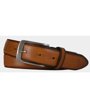  Uit de nieuwste collectie van Profuomo   Steel gegarandeerd de show  Betaal achteraf
Profuomo Riem Bruin PP1R00079/210 met artikelcodePP1R00079/210 .  van het materiaal 100% Runderleer. Extra specificaties: , , , , kleur Bruin.
