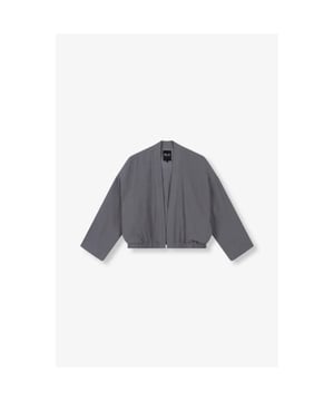 
<p><span>Kimono jasje gemaakt van zachte kreukstof </span>van het merk Alix The Label. Het jasje heeft een geborduurde stier op de achterkant.<span> </span><span>Combineer met de bijpassende broek voor een complete look.</span></p>
<ul>
<li>Stofsamenstelling: 100% katoen</li>
<li>Pasvorm: valt normaal. Twijfel je over de maat? Neem contact met ons op en we helpen je graag verder! </li>
</ul>