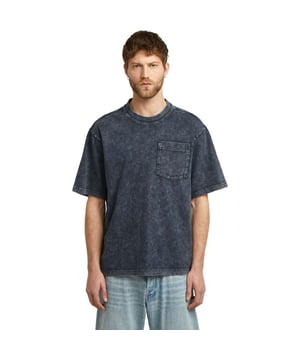 
Washed pocket r t is een t-shirt van het merk G-star Raw.