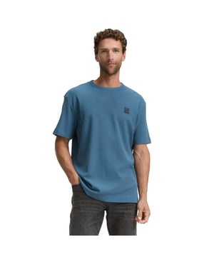 
structured t-shirt