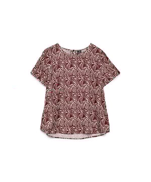 
69% LENZING™ ECOVERO™ Viscose, 31% PolyesterRegular Fit