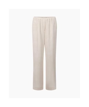 
<div class="Rte">Plissébroek van het merk Another Label. De broek heeft<span> een hoge elastische taille, rechte pijpen en voelt zacht aan door de linnen/katoen mix.  Combineer met het Cila shirt voor een co-ord look. </span>
</div>
<div class="Rte">
<ul>
<li>Stofsamenstelling:<span> </span><span> 73% rayon, 17% linnen, 10% nylon.</span>
</li>
<li>Pasvorm: valt normaal. Twijfel je over de maat? Neem contact met ons op en we helpen je graag verder! </li>
</ul>
</div>