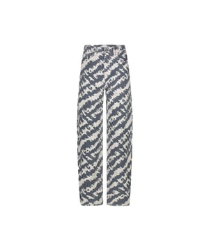 
De Lew Shade pants (25118026) van By-BAR is een broek met een hoge taille, een tapered fit, riemlusjes, rits-knoopsluiting, steekzakken en fauxpaspelzakken aan de achterkant. Deze broek heeft een flatterende losvallende pasvorm en valt op maat. dit item is uitgevoerd in een shade print in de kleur multi en het model op de foto is 1.72cm lang en draagt maat S.<br /><br />De stof is gemaakt van organisch katoen.