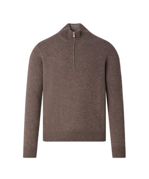 
- Over het Merk: Gran Sasso is een Italiaans kledingmerk dat in 1952 werd opgericht door de familie Di Battista. Het merk staat bekend om zijn hoogwaardige knitwear. De kleding van Gran Sasso is gemaakt van hoogwaardige materialen, zoals wol, kasjmier en cashmere. Het merk biedt een breed scala aan items aan, waaronder truien, vesten, jassen en accessoires. De ontwerpen van Gran Sasso zijn vaak geïnspireerd door de Italiaanse mode. Het merk gebruikt klassieke stijlelementen, zoals nette pasvormen, elegante kleuren en iconische logo's, om een ​​klassieke en tijdloze uitstraling te creëren.