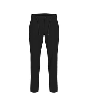 
Deze stoere zwarte joggingbroek voor jongens van Jack en Jones Kids is een must-have voor elke comfortabele en trendy outfit. Gemaakt van een zachte mix van 72% katoen en 23% polyester, biedt deze broek een aangenaam draagcomfort en duurzaamheid. De elastische tailleband zorgt voor een perfecte pasvorm en maakt het gemakkelijk om aan te trekken. Het subtiele logo van Jack en Jones op de pijp geeft deze broek een sportieve uitstraling en maakt het een echte eyecatcher. Of het nu gaat om een relaxte dag thuis of een actieve dag buiten, met deze joggingbroek ben jij helemaal klaar voor elke gelegenheid. Shop nu deze stijlvolle joggingbroek  en maak je garderobe compleet!