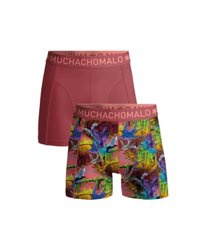 
<p>Ervaar ultiem comfort en stijl met Muchachomalo katoenen boxershorts. Gemaakt van hoogwaardig katoen, bieden deze boxershorts een ongeëvenaarde zachtheid. Het ademende materiaal zorgt voor een fris gevoel de hele dag door, terwijl de nauwsluitende pasvorm optimale ondersteuning biedt.</p>
<p>Of je nu een actieve dag hebt of ontspant, Muchachomalo boxershorts houden je comfortabel en zelfverzekerd. Kies voor kwaliteit, kies voor Muchachomalo.</p> Materiaal: 95% Cotton / 5% Elastane - 210 gram 
Wasinstructies: Wassen op 30 graden,Niet in de droger,Strijken op matig warme stand (2 stippen) Kleur: Rood,Print