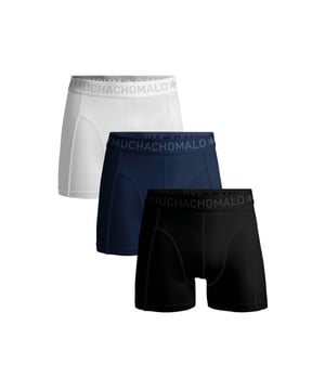 
<p>Ervaar ultiem comfort en stijl met Muchachomalo katoenen boxershorts. Gemaakt van hoogwaardig katoen, bieden deze boxershorts een ongeëvenaarde zachtheid. Het ademende materiaal zorgt voor een fris gevoel de hele dag door, terwijl de nauwsluitende pasvorm optimale ondersteuning biedt.</p>
<p>Of je nu een actieve dag hebt of ontspant, Muchachomalo boxershorts houden je comfortabel en zelfverzekerd. Kies voor kwaliteit, kies voor Muchachomalo.</p> Materiaal: 95% Cotton / 5% Elastane - 210 gram 
Wasinstructies: Wassen op 30 graden,Niet in de droger,Strijken op matig warme stand (2 stippen) Kleur: Blauw,Zwart,Wit