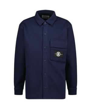 
Deze blauwe blouse van Raizzed is perfect voor jongens die op zoek zijn naar een trendy maar comfortabele look. Gemaakt van hoogwaardig katoen, polyester en elastaan, is deze blouse zacht en duurzaam. Het klassieke ontwerp met lange mouwen is ideaal voor zowel casual als meer formele gelegenheden. De blauwe kleur voegt een speelse twist toe aan elke outfit. Combineer het met een jeans voor een stoere look of met een chino voor een meer geklede uitstraling. Shop nu deze must-have blouse  en geef de garderobe van jouw zoon een stijlvolle upgrade!