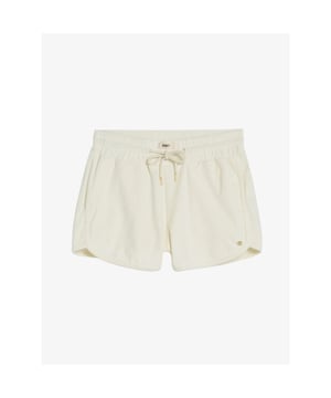 
Op zoek naar het perfecte shortje voor een mooie zomerdag of dagje strand? De JOSH V Miah shorts in de kleur Creme White is dan de perfecte keuze! De shorts is gemaakt van 100% katoen, ingekocht via Better Cotton, en uitgevoerd in badstof. Het cremekleurige shortje heeft een regular fit en een elastische tailleband voor extra comfort. Combineer de shorts met de bijpassende JOSH V Riva T-shirt of Effie bralette in de kleur Creme White voor een sportieve, zomerse set.
