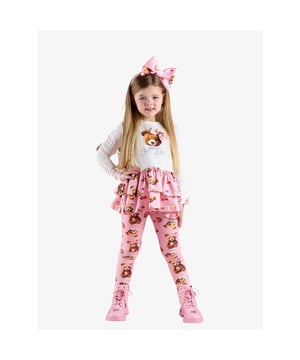 
De Madison leggingset is bere-schattig! Met een Teddy Bear Bakery-artwork op de voorkant, een zoom met dubbele berenprint en een strikdetail aan de achterkant en gerimpelde mouwen met een strikdetail aan de manchetten. Combineer met de bijpassende comfortabele legging met teddybeerprint.
