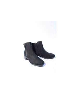 
Merk: Hartjes, Model: Enkellaars, Materiaal: Nubuck, Breedtemaat: H, Hakhoogte: 3 cm, Kleur: Zwart, Uitneembaar voetbed: Ja