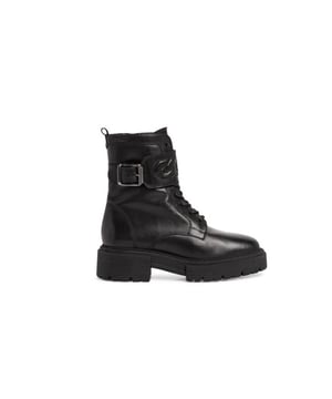 
Artikel 1-1-25239-29 001  in de kleur black shop je gemakkelijk en snel op onze webshop. Bekijk de gehele collectie van Tamaris online