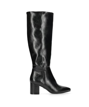 
Zool: Rubber, Uitneembaar voetbed: Nee, Model: Pluck Mila, Hakhoogte: Black, Serienummer: 273.01.038
