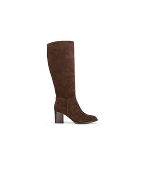 
De PS Poelman CLSHN2259 hoge suède dameslaars is de perfecte combinatie van elegantie en comfort. Gemaakt van soepel suède in een rijke chocoladebruine kleur, straalt deze laars klasse en stijl uit. Dankzij de stevige blokhak geniet je van een elegante look met voldoende stabiliteit, ideaal voor dagelijks gebruik én feestelijke gelegenheden.De handige ritssluiting maakt het aan- en uittrekken eenvoudig, terwijl de zachte pasvorm ervoor zorgt dat je deze laarzen de hele dag met plezier draagt. Of je nu kiest voor een casual outfit met jeans of een chique jurk, deze bruine hoge laarzen geven elke look een verfijnde touch.PS Poelman staat bekend om trendy, eigentijdse ontwerpen die mode combineren met draagcomfort. Deze laars is daar een prachtig voorbeeld van: stijlvol, comfortabel en geschikt voor elk moment.
