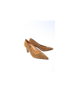 
Merk: Angel Alarcon, Model: Pumps, Materiaal: Suede, Hakhoogte: 7 cm, Kleur: Cognac