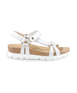
De sally-basics-b1 bianco van panama-jack is een echte blikvanger. De sally-basics-b1 bianco is uitgevoerd in de kleur wit. Bekijk ook onze overige collectie van panama-jack op onze webshop!