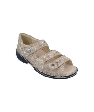 
De 96404 728466 728466-beige van Finn Comfort is een echte blikvanger. De 96404 728466 728466-beige is uitgevoerd in de kleur 728466 Beige. Bekijk ook onze overige collectie van Finn Comfort op onze webshop!