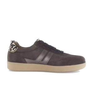 
De Gabor 73.300.18 in leercombi is een comfortabele sneaker uit het nieuwste Gabor seizoen. De buitenzool is antislip en de binnenzool is uitneembaar. F-fit sneaker voor dames.