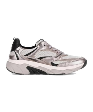 
Rollingsoft is een schoenenmerk, een technologie en een bewegingsfilosofie. Rollingsoft Shoes combineren de voordelen van een rolloverschoen met een bijzonder flexibel zooldesign. Dit combineert bewegingsvrijheid en zijdelingse stabiliteit - voor een onvergelijkbaar gevoel tijdens het lopen. De zool heeft meerdere lagen en is door de bijzondere vormgeving en combinatie van materialen extreem licht. Onder de voetboog wordt een stabilisator ingebracht, die de omrolbeweging optimaal geleidt en ondersteunt. Laterale inkepingen zorgen voor maximale flexibiliteit.
