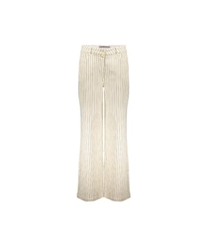 
De Jeans wide + pleads (51025-10) van GEISHA is een broek met normale taille met riemlussen, knoop-en ritssluiting en heeft een wijde fit. De broek heeft steekzakken aan de voor en achterzijde en is uitgevoerd in een stripe print in de kleuren Ecru/Indigo.<br /><br />De stof van deze broek is gemaakt van Katoen, Polyester, Elastaan.