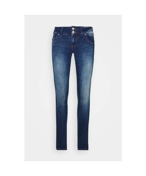 Deze slim fit jeans van het merk LTB Jeans is gemaakt van stretchdenim. Het 5pocket model heeft een hoge taille en heeft een rits en knoopsluiting.Extra details zijn: Knoop en ritssluiting Slimfit Riemlussen Hoge taille 5 Pocket modelMateriaal:92% Katoen  6% Polyester  2% ElastaanWasvoorschrift:Machinewas max. Fijnwas 30 graden Celsius. Niet in droge