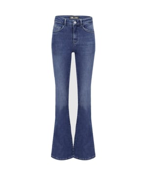 
Deze blue denim jeans van het merk LTB Dames is de perfecte toevoeging aan jouw kledingkast. De bootcut flare fit zorgt voor een flatterende pasvorm die jouw vrouwelijke vormen accentueert. Deze jeans is gemaakt van hoogwaardige materialen, namelijk 89% katoen, 6% polyester en 5% elastaan. Dit zorgt voor een comfortabele pasvorm en creëert tegelijkertijd een trendy uitstraling. De klassieke blue denim kleur maakt deze jeans geschikt voor elke gelegenheid. Of je nu voor een casual look gaat of juist iets meer gekleed, deze jeans kan het allemaal. Bestel nu online  en voeg deze must-have jeans toe aan jouw collectie!