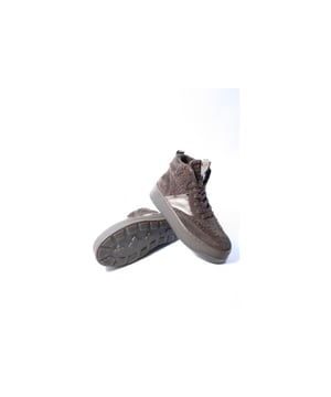 
Merk: MJUS, Model: Sneakers, Materiaal: Suede, Kleur: Bruin, Uitneembaar voetbed: Ja